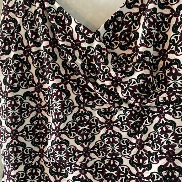 WHBM top in XL. Sleeveless geometric pattern - Picture 13 of 13